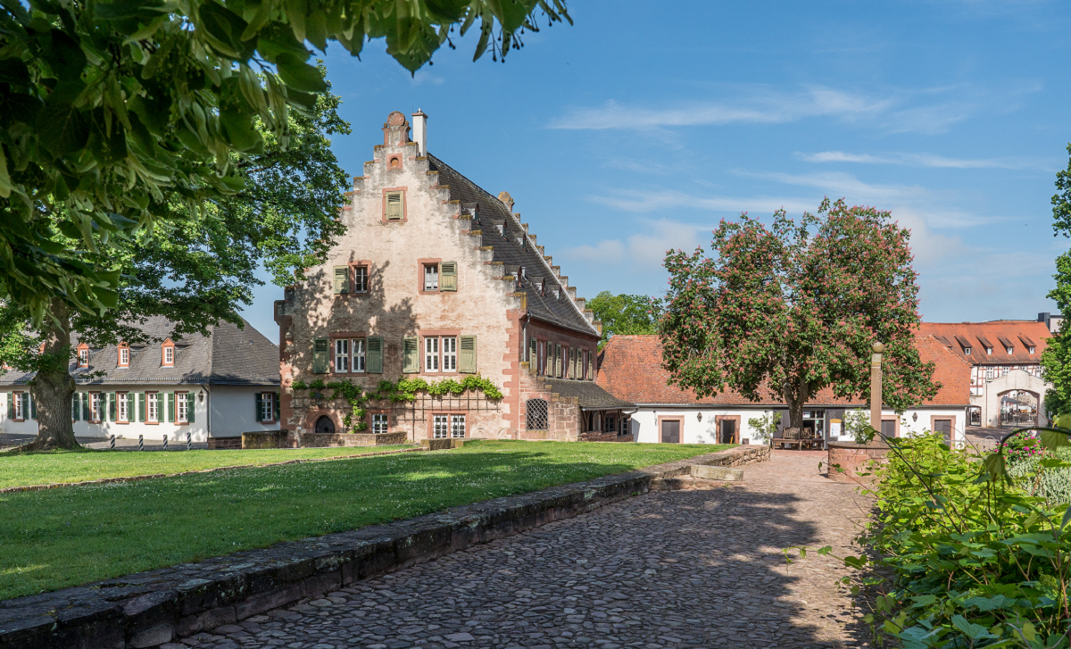 Klosterinnenhof und Brotbackmühle